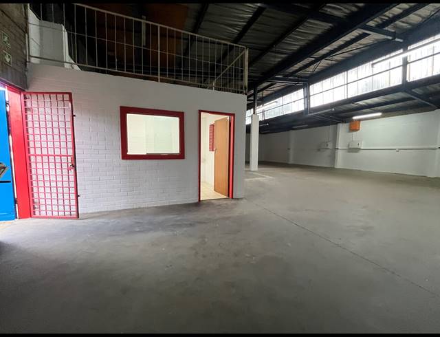 315M² WAREHOUSE TO LET IN EASTLEIGH
